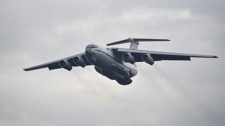 Click to enlarge IL-76 military transport aircraft.
