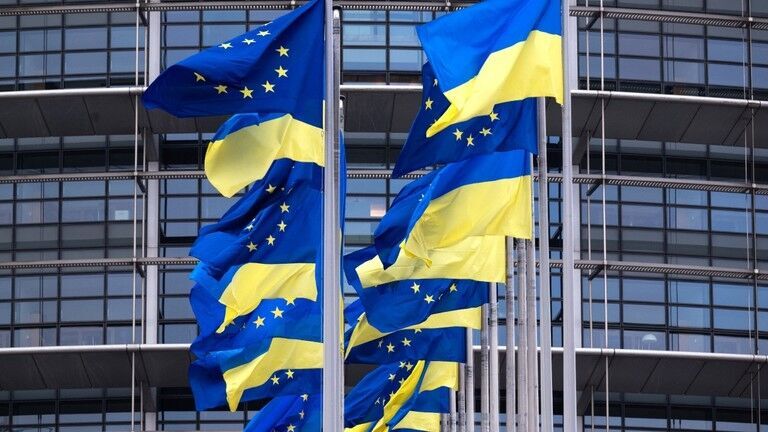 European Union's and Ukrainian flags