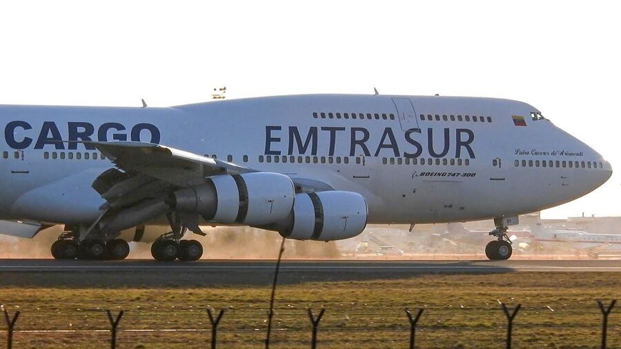 Emtrasur Cargo plane