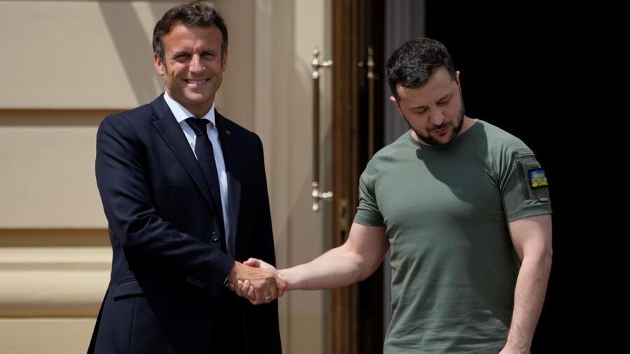 Macron and Zelensky