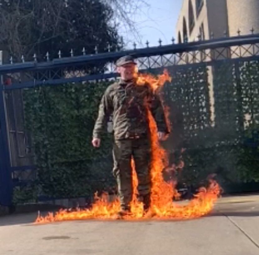 aaron bushnell immolation