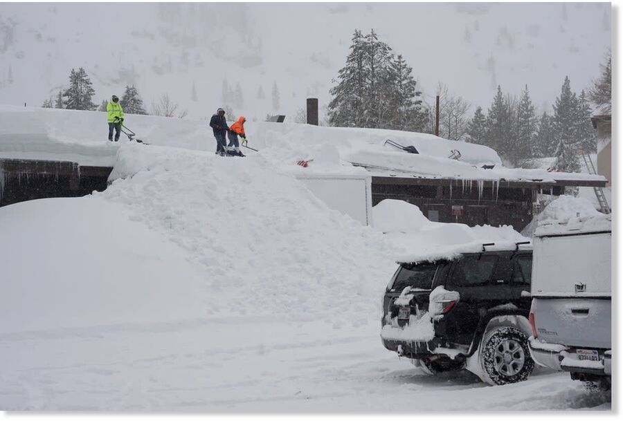 California blizzard hits Sierra Nevada mountains and closes key highway
