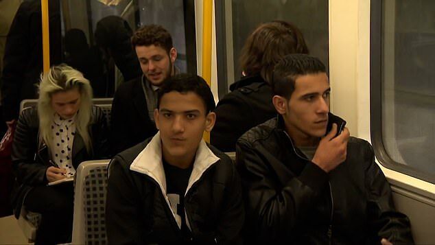 Click to enlarge uk refugee migrant syria