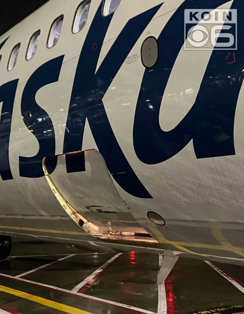 Click to enlarge alaska airlines pet cargo door open