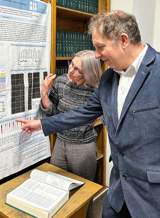 Click to enlarge cellular biology apoptosis researchers Urszula Zielenkiewicz Szymon Kaczanowski