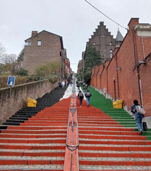 Click to enlarge bueren stairs palestine flag belgium