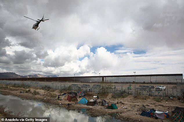 Click to enlarge migrant camp texas border