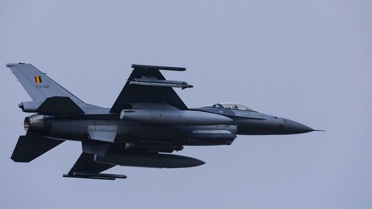 F-16