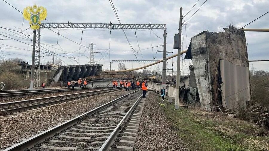 Click to enlarge russia bridge collapse