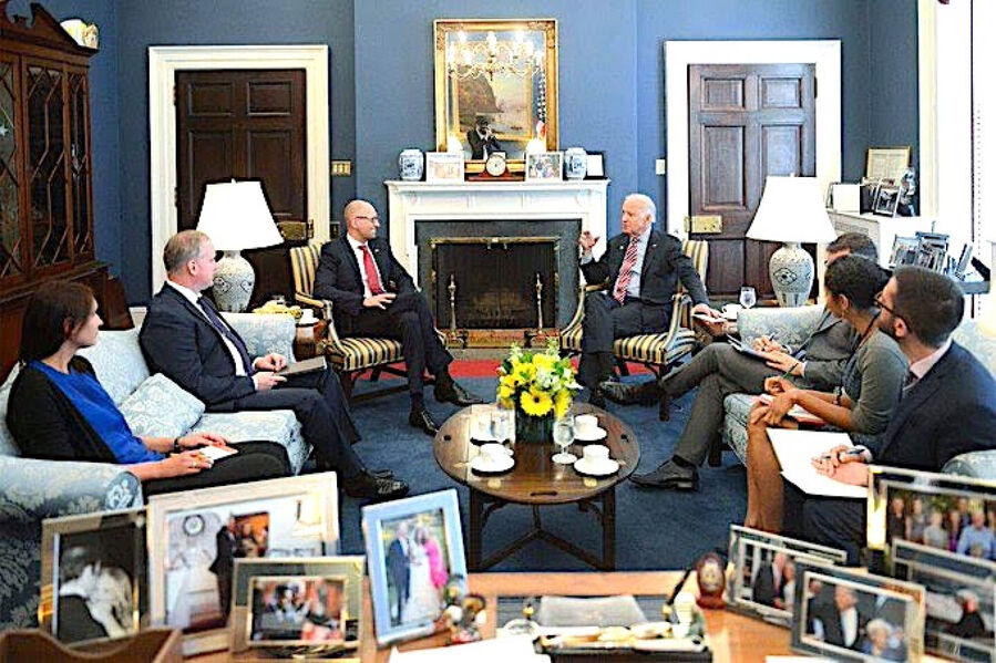Arseniy Yatsenyuk ciaramella biden ukraine corruption