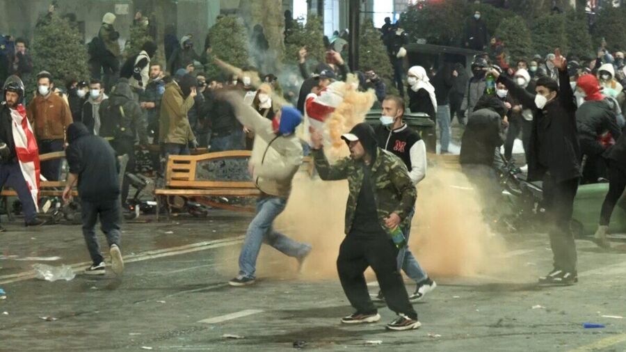 Click to enlarge georgia protests foreign ngo bill