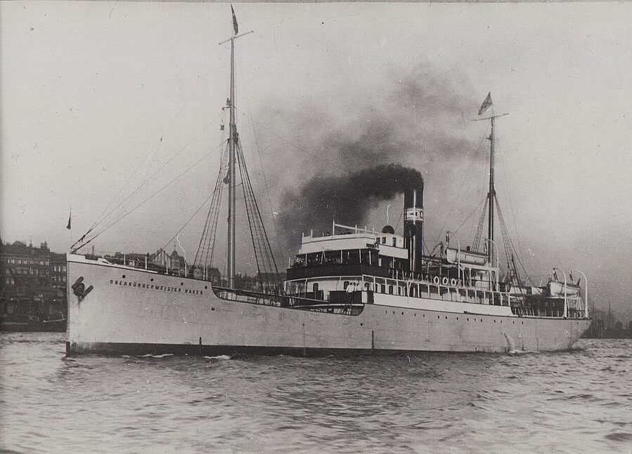 Click to enlarge The steamer 'Ober-Burgomaster Haken' ('philosophical steamer').