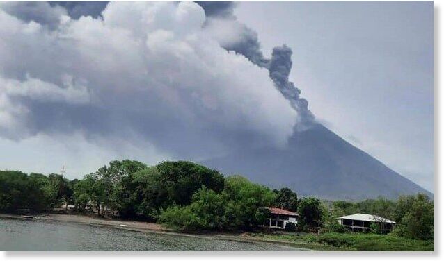 Residents report explosions at Concepción Volcano.