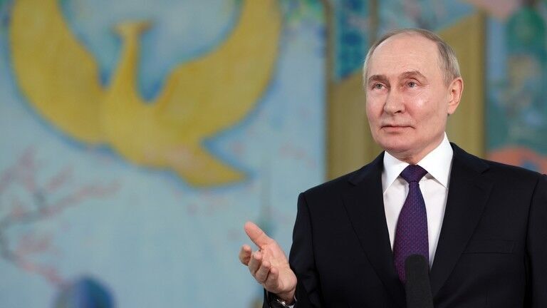 Click to enlarge Russian President Vladimir Putin answers questions from Russian media after a state visit to Uzbekistan, May 28, 2024.