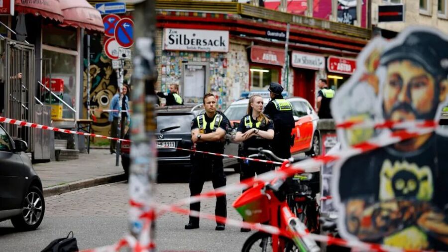 Click to enlarge germany police axe