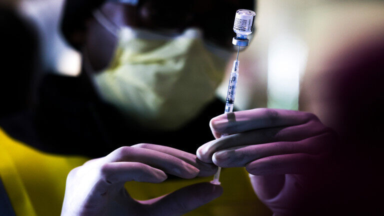 Click to enlarge vaccine, doctor, shot, needle