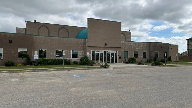 Click to enlarge Grand Mosque winnipeg