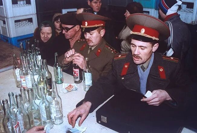 Click to enlarge soviet union soldiers liquor store