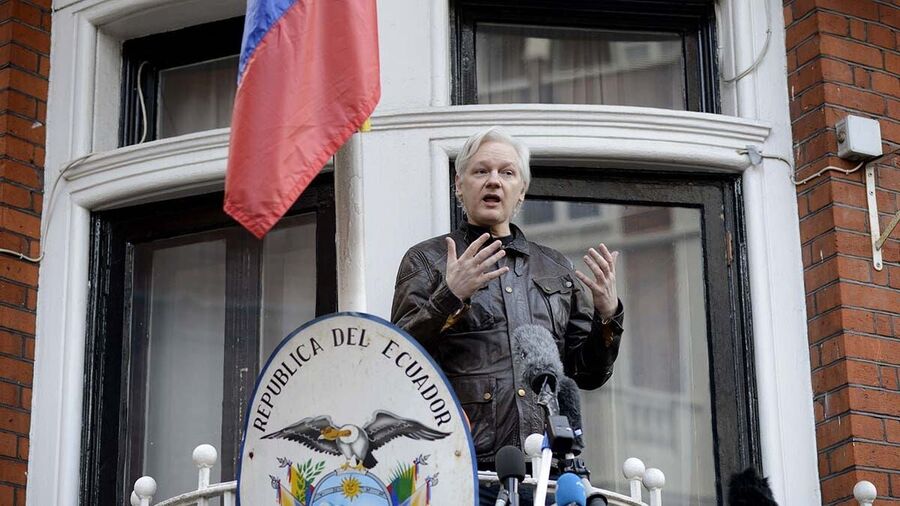 Click to enlarge assange ecuador embassy