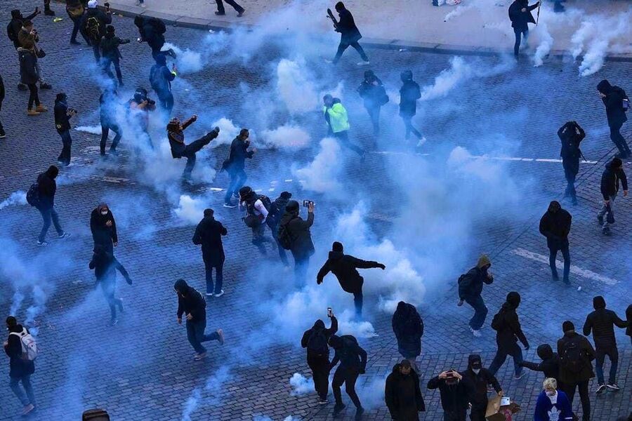 Click to enlarge riots france pension reform
