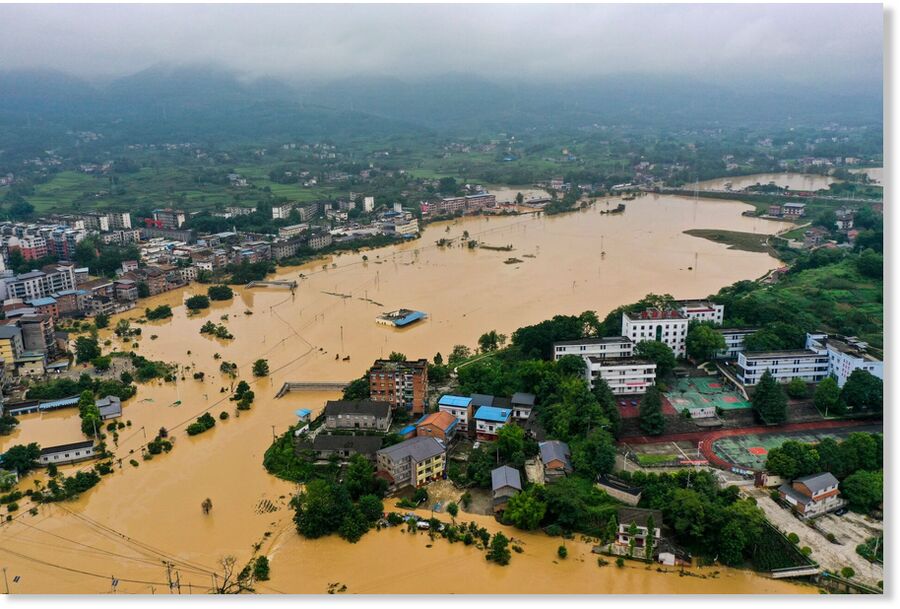 Click to enlarge The death toll from heavy rain in southwest China’s Chongqing municipality has risen to six, according to local authorities.