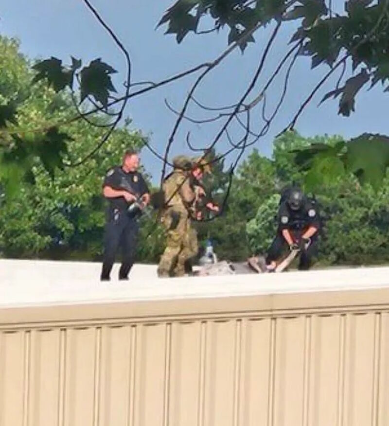Click to enlarge trump alleged shooter roof dead