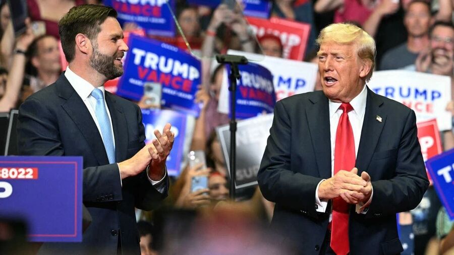 Click to enlarge jd vance trump rally michigan