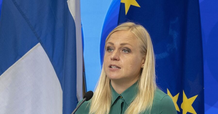 Click to enlarge Elina Valtonen