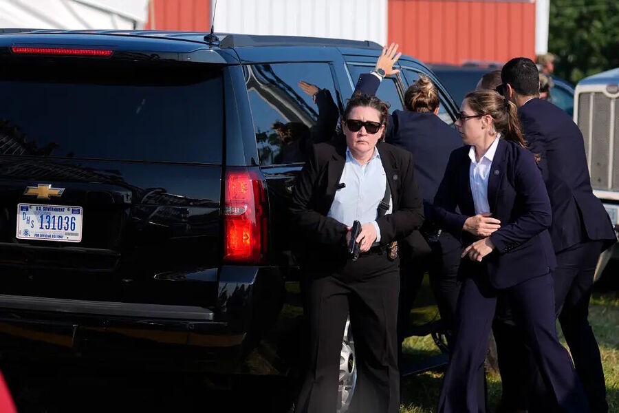 Click to enlarge Trump van assassination attempt
