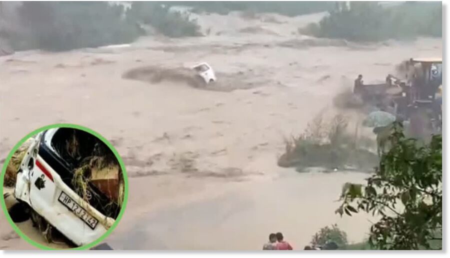 Car washed away in flood at Punjab's Jejo (ETV Bharat)