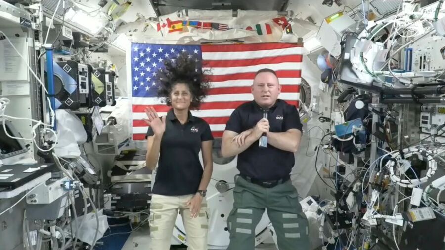 astronauts stranded ISS