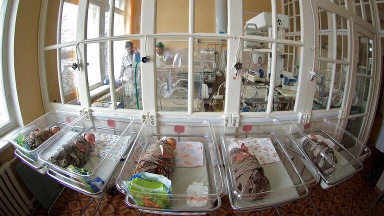 Click to enlarge Newborns, maternity ward, Russian babies