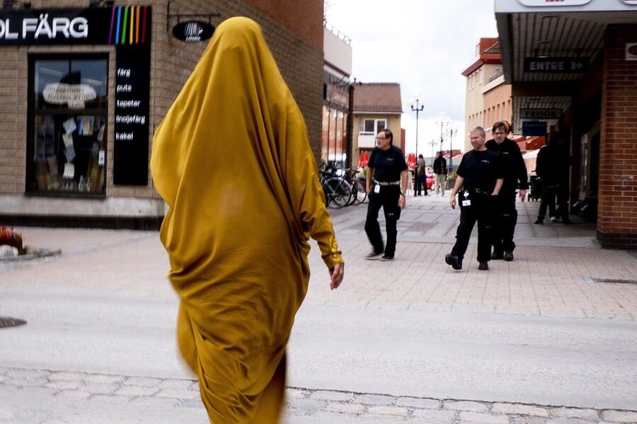 Click to enlarge sweden migrant burka