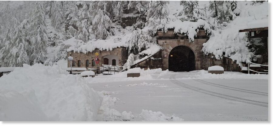 Click to enlarge Wintery images from Bertchesgaden in Germany.
