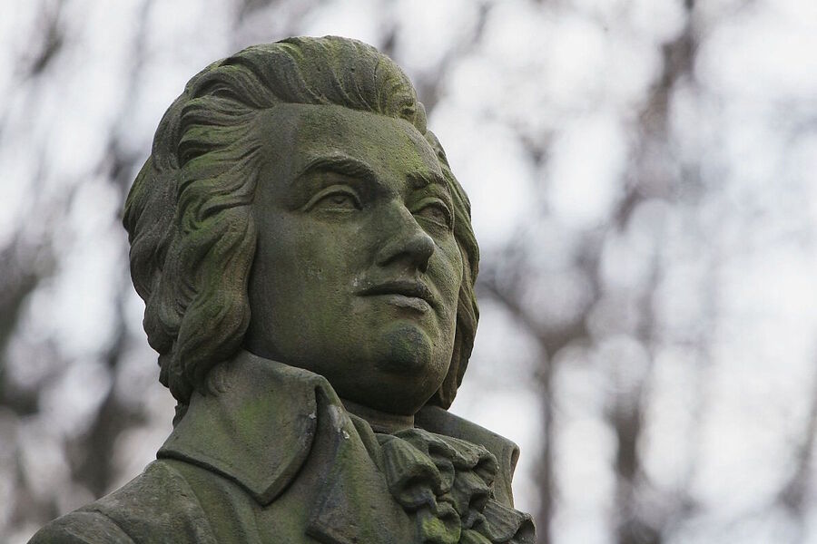 bust of Mozart