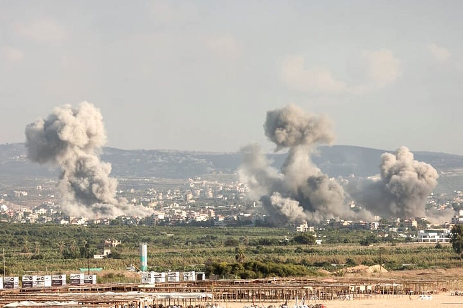 israel bomb tyre lebanon