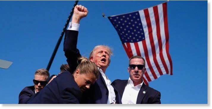 Donald Trump pumps his fist