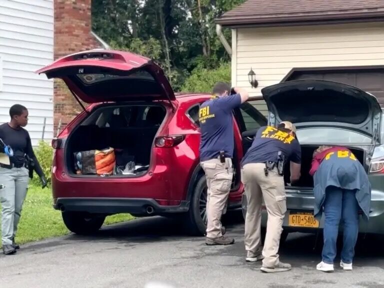 Click to enlarge fbi raid scott ritter home