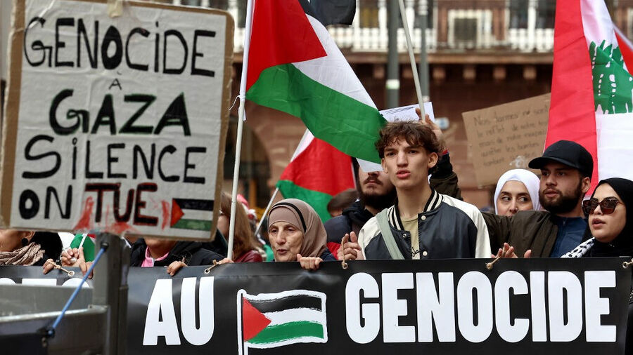 Click to enlarge gaza israel genocide protesters