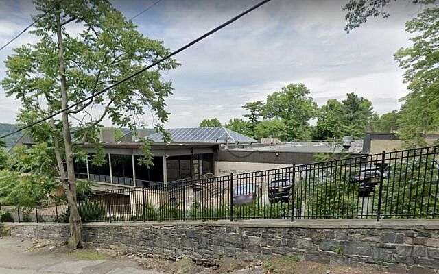 Click to enlarge SAR Academy in the Bronx, New York.