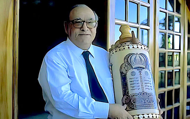 Bigio with torah thing