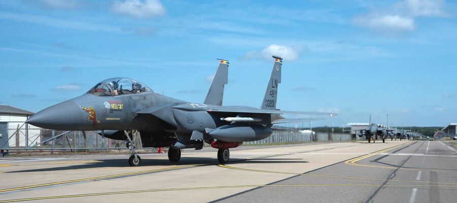 Click to enlarge US air force F-15
