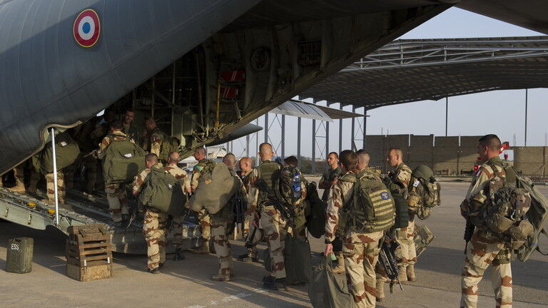 Click to enlarge French military base N'Djamena Chad