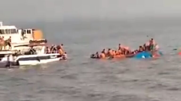 Click to enlarge indian navy boat ferry crash mumbai