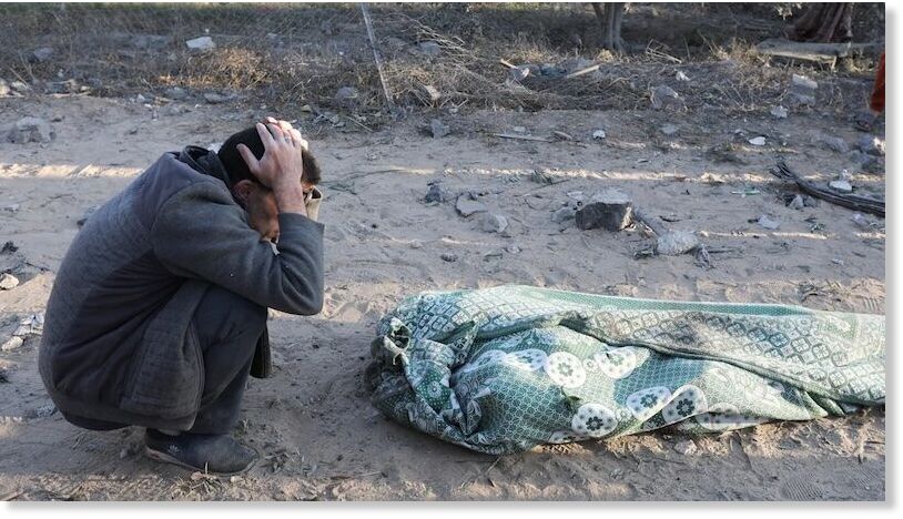 Palestinian man mourns