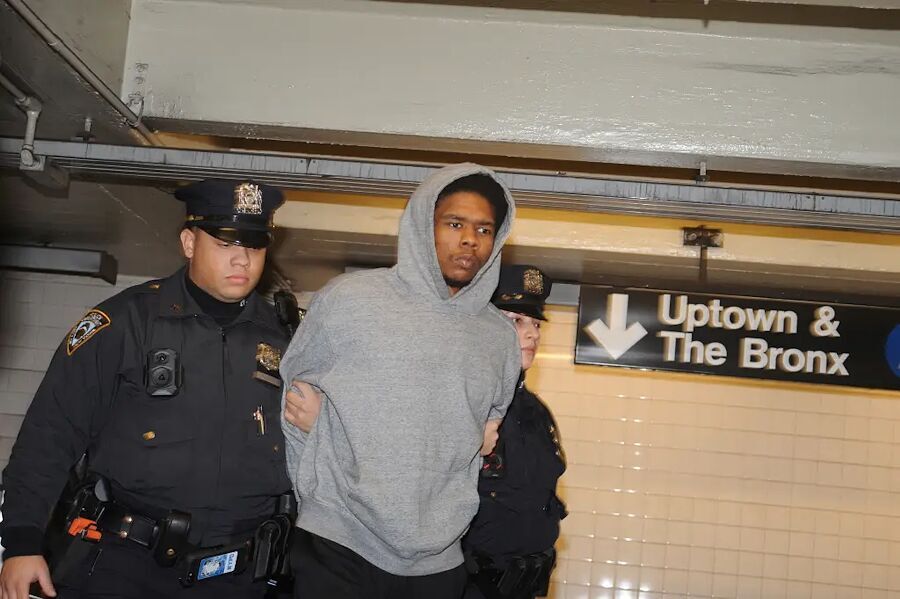 Click to enlarge Kamel Hawkins subway crime new york city