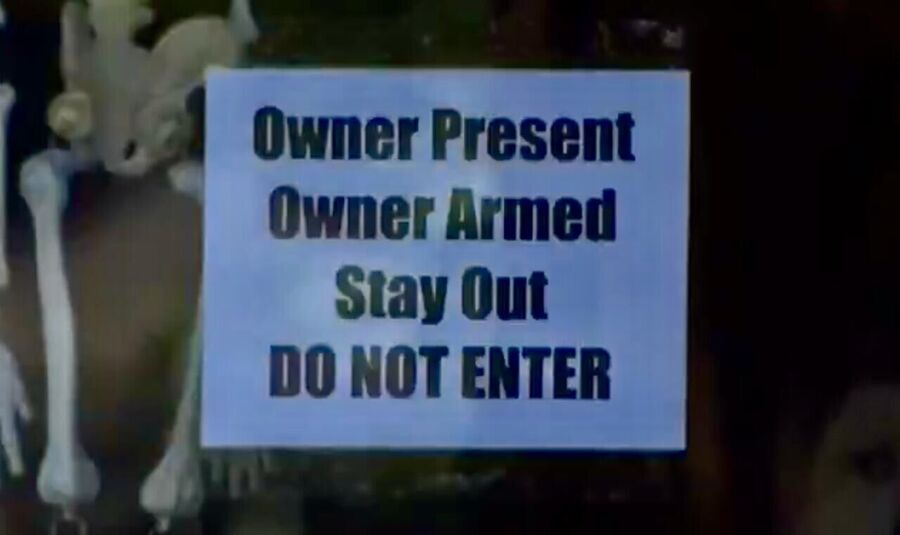 warning sign looters los angeles fire