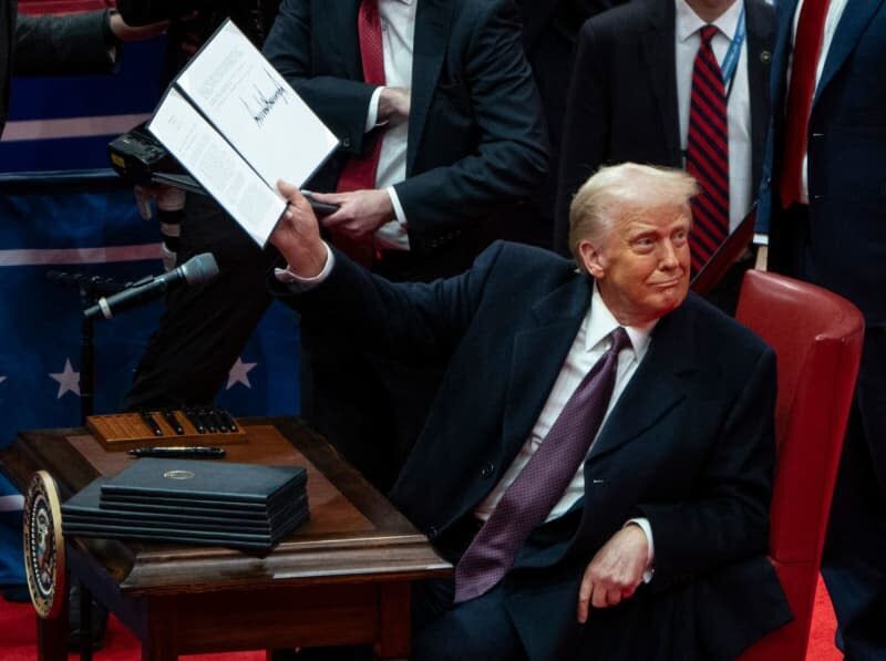 Click to enlarge trump executive order withdraw WHO