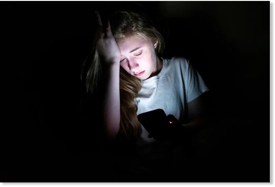 teen cellphone