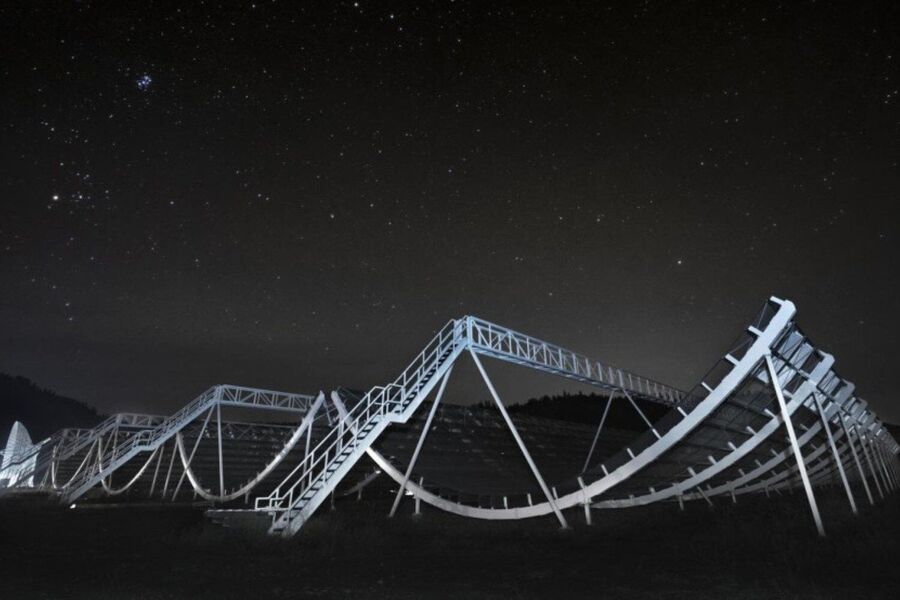 Click to enlarge CHIME telescopes fast radio bursts frb